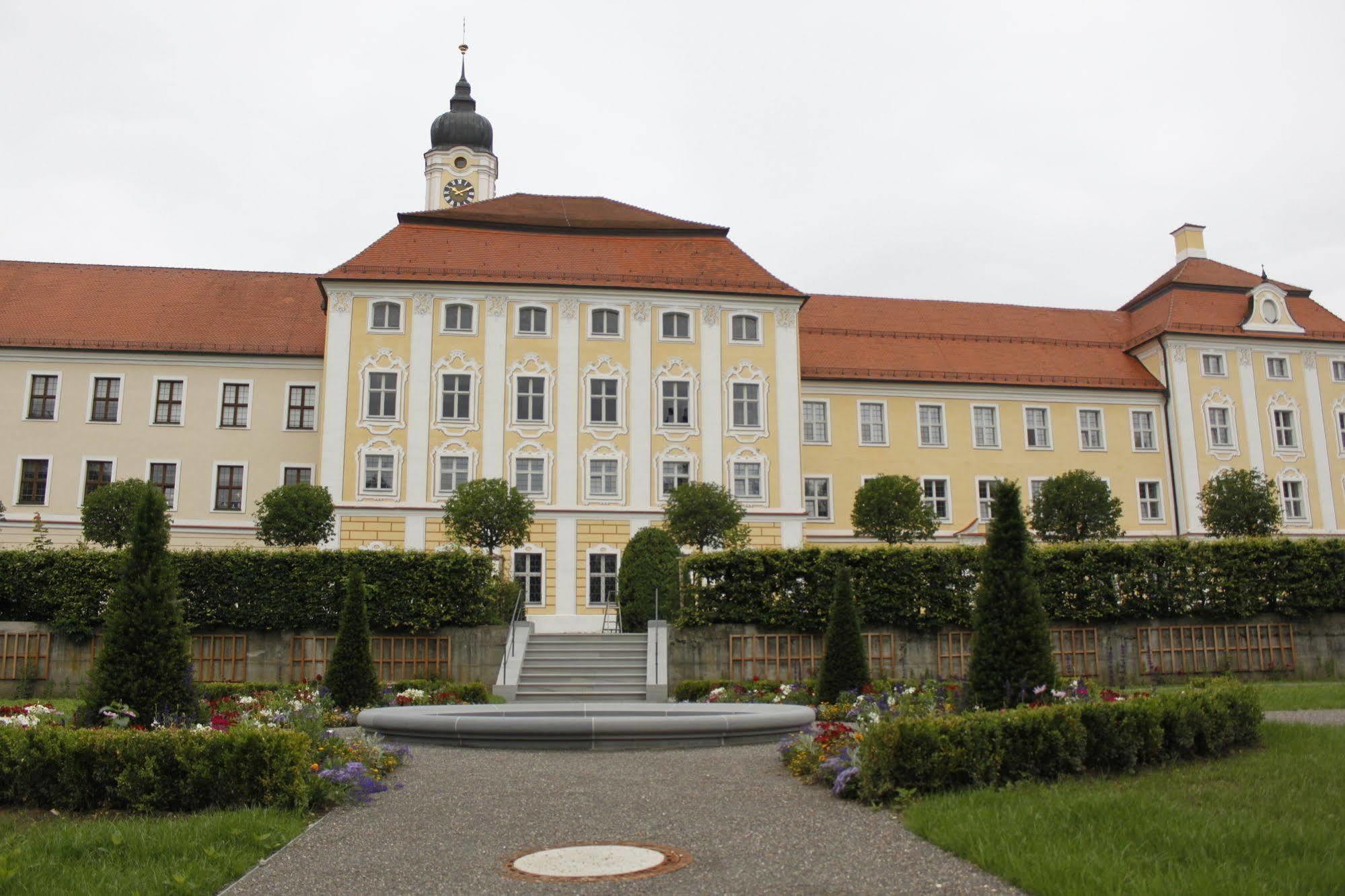 Klostergasthof Roggenburg Exterior photo